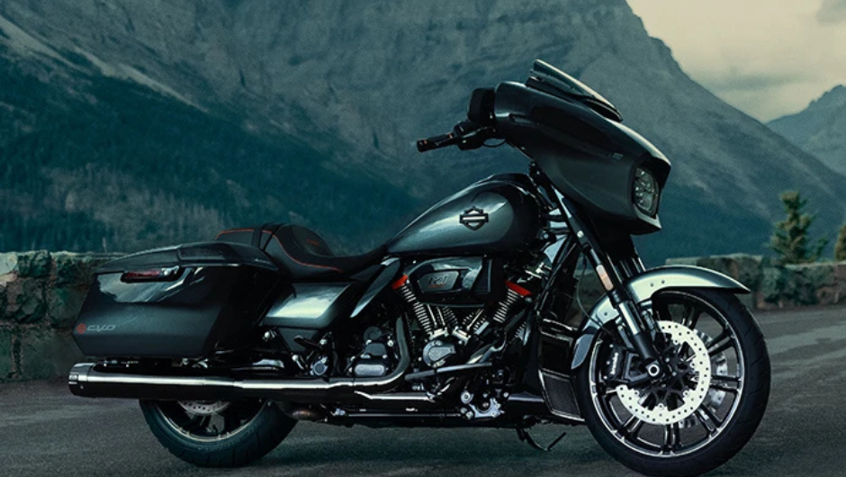CVO™ Street Glide™ 2025